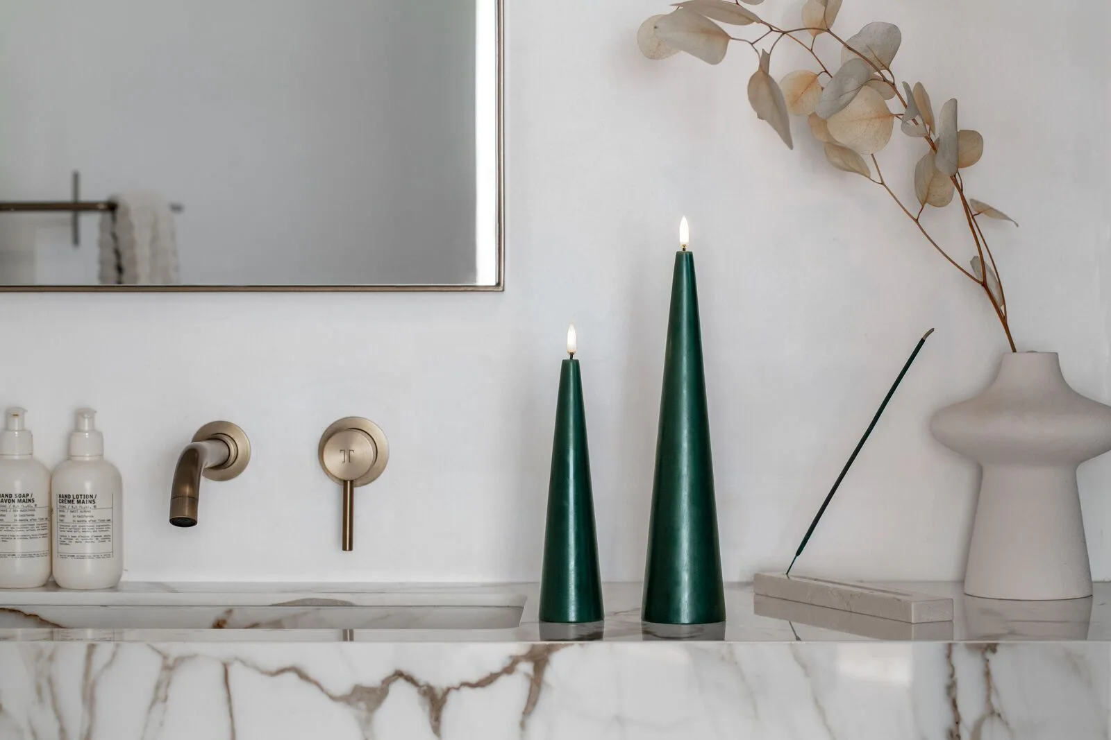 Uyuni-UL-CO-PG06021-UL-CO-PG07030-Cone-Candles-4-medium Uyuni LED Cone Candle 21,5cm Pine Green