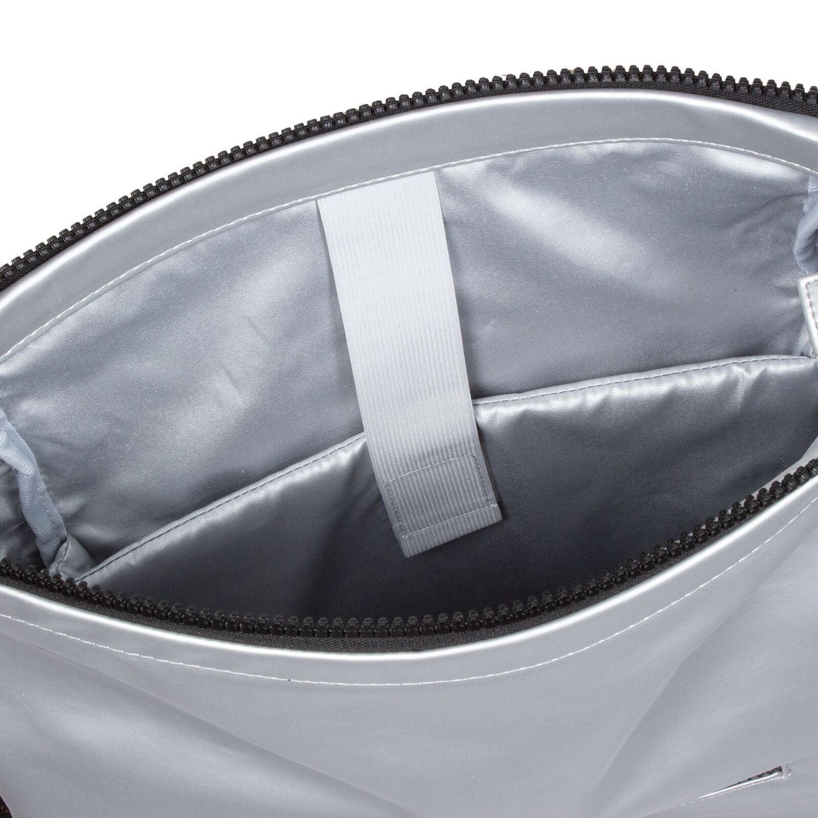 2fajCnWg Mart - New York Rolltop Rucksack silber metallic