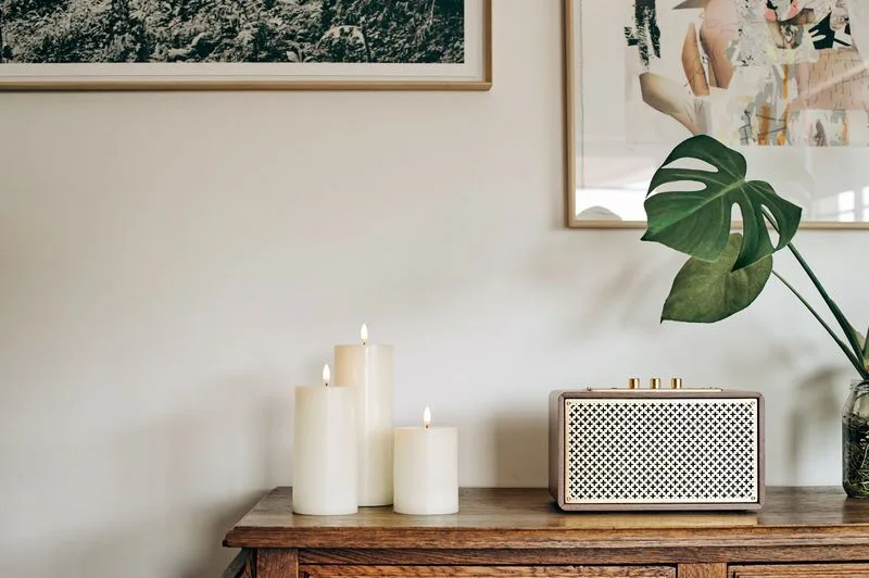 Pillar-Candles-ivory-next-to-speaker-small