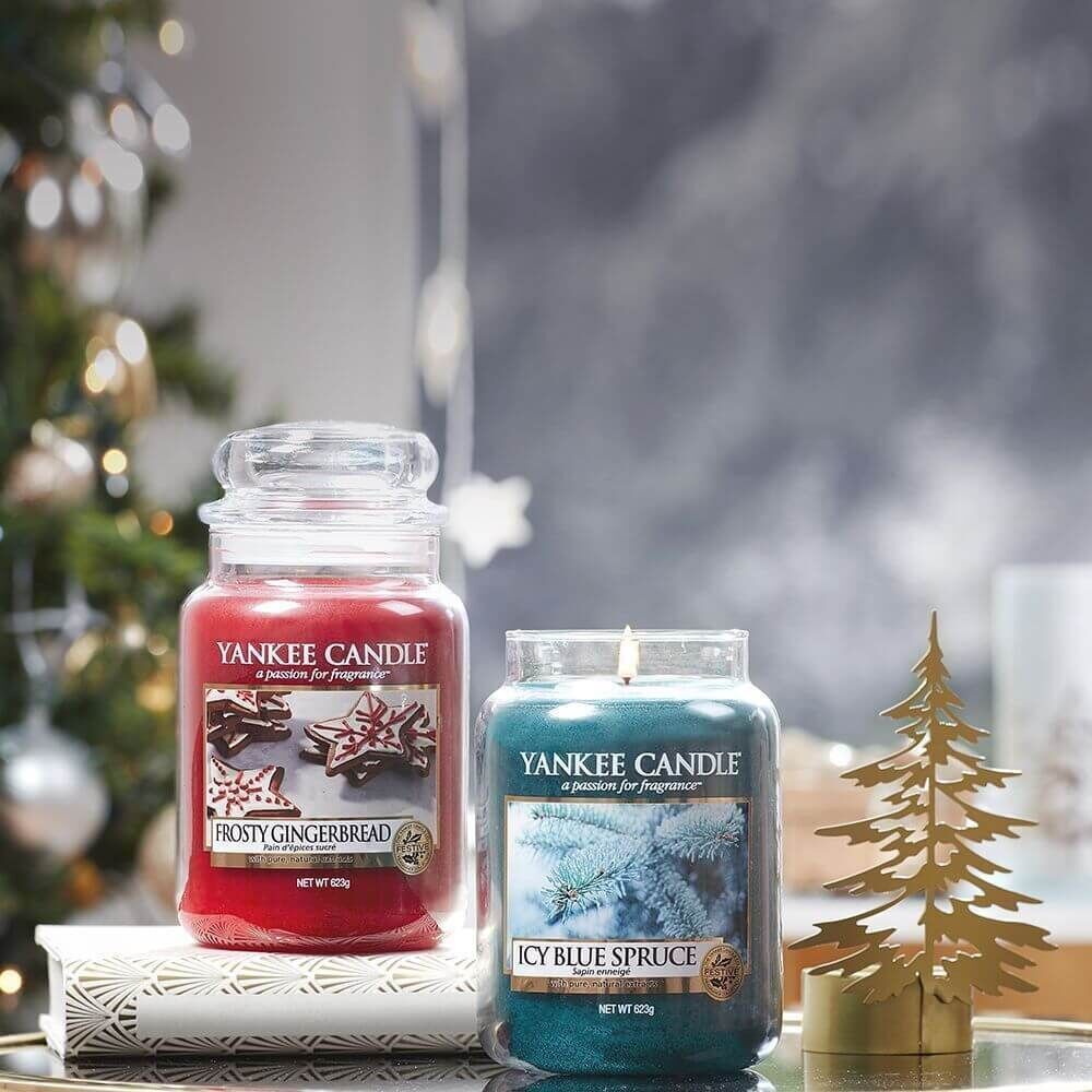 Holiday-Sparkle_Icy-Blue-Spruce_Frosty-Gingerbread Icy Blue Spruce 623g von Yankee Candle online Bestellen