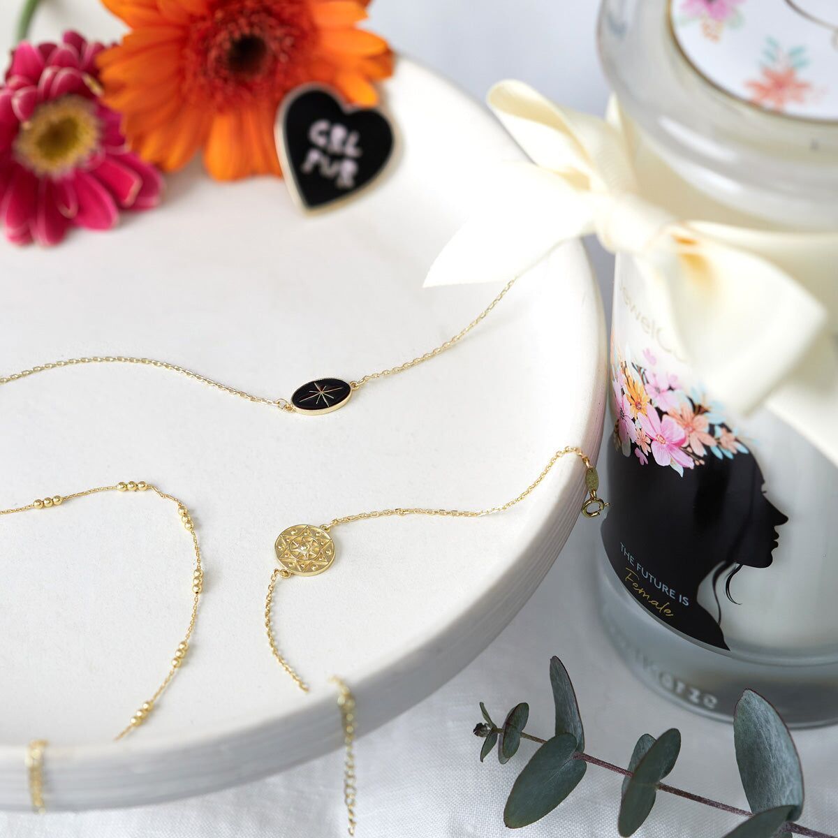 d8ea670cb32202f1d618a8520055d25d4c4ad1f7_The_Future_is_Female_JGP_2 The Future Is Female (Armband) 400g