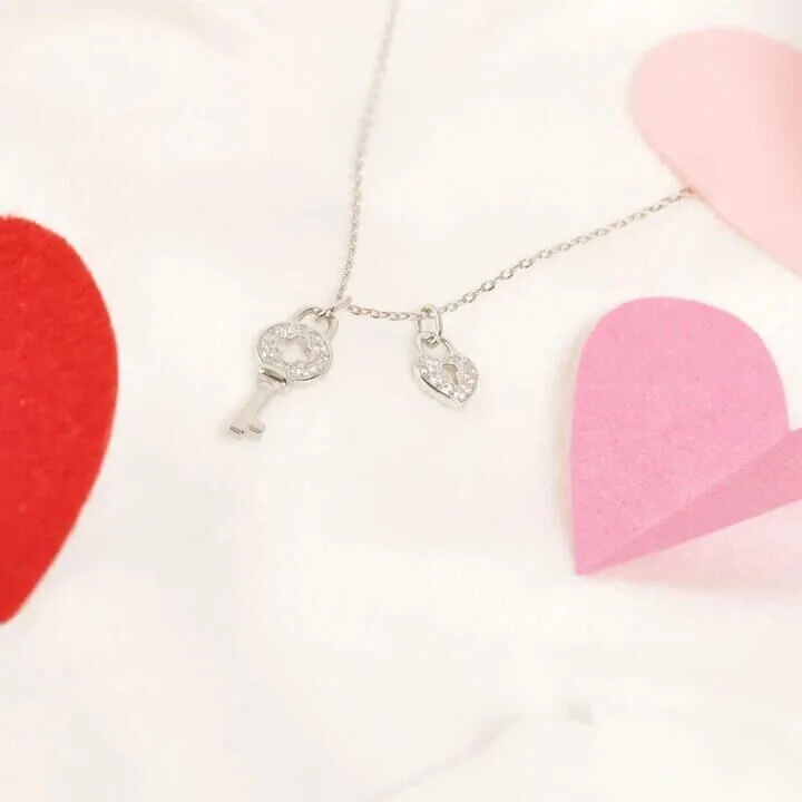 34a6b7f33a025658fd946bcfec370a2a35ec9ca4_Sweet_Love_scented_candle_with_jewel_jewelcandle_jewellery_gallery_2_4920b0f7-ccc4-44dc-a47f-5e7a082176bd_720x Sweet Love (Halskette) 400g