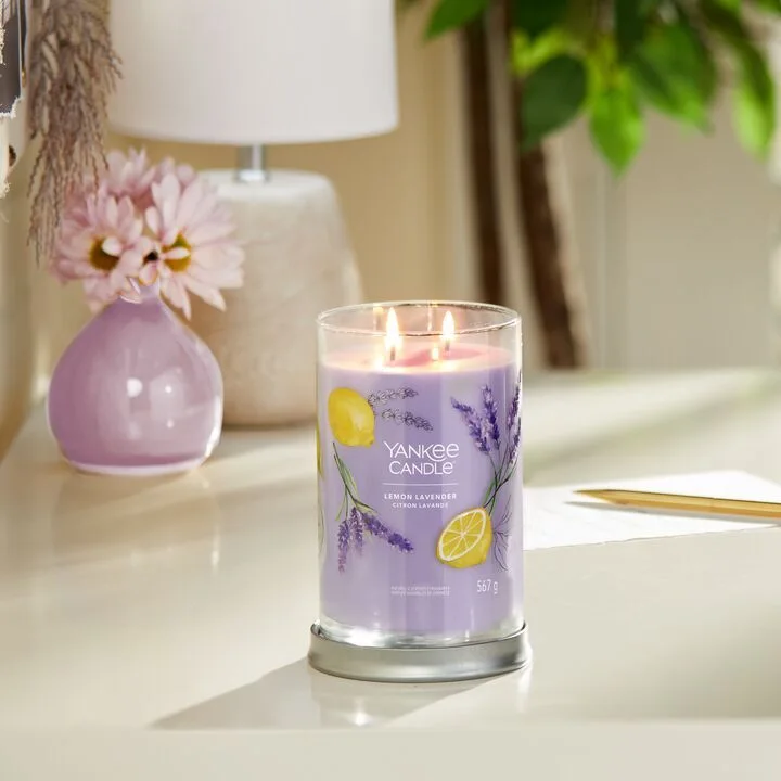 Lemon_Lavender_Large_Tumbler-1-_2 Lemon Lavender Signature Large Tumbler 567g 2-Docht