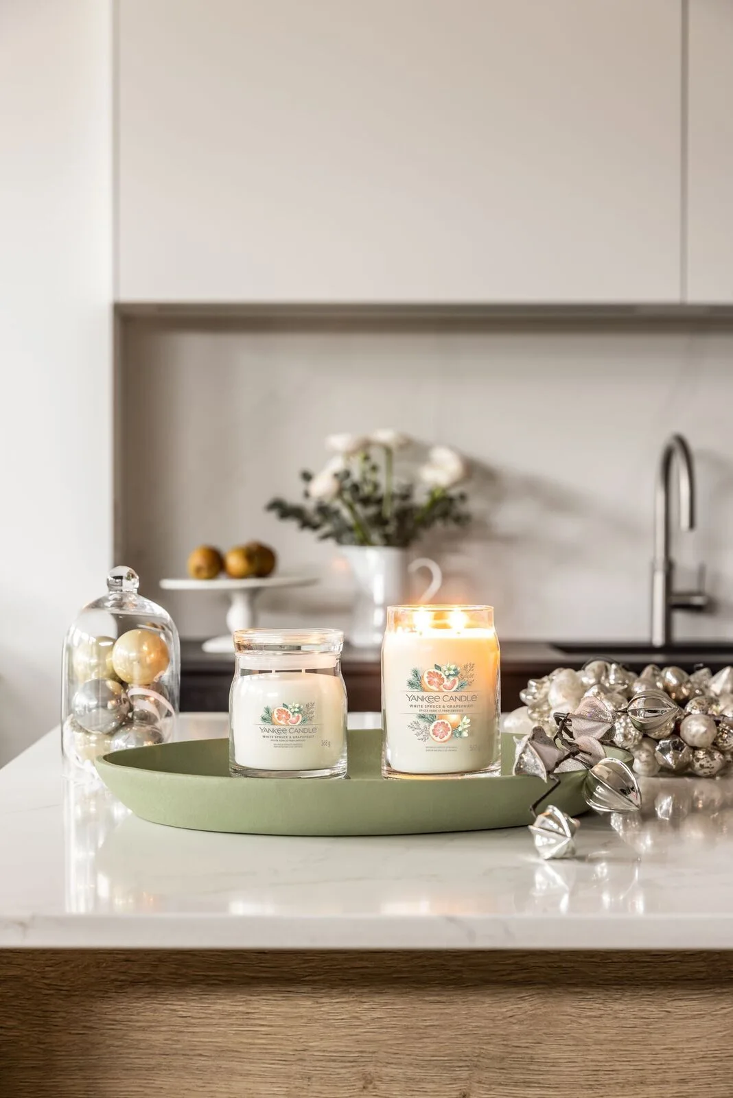 WHITE_SPRUCE_GRAPEFRUIT_KITCHEN_016 White Spruce & Grapefruit Signature Jar 567g 2-Docht