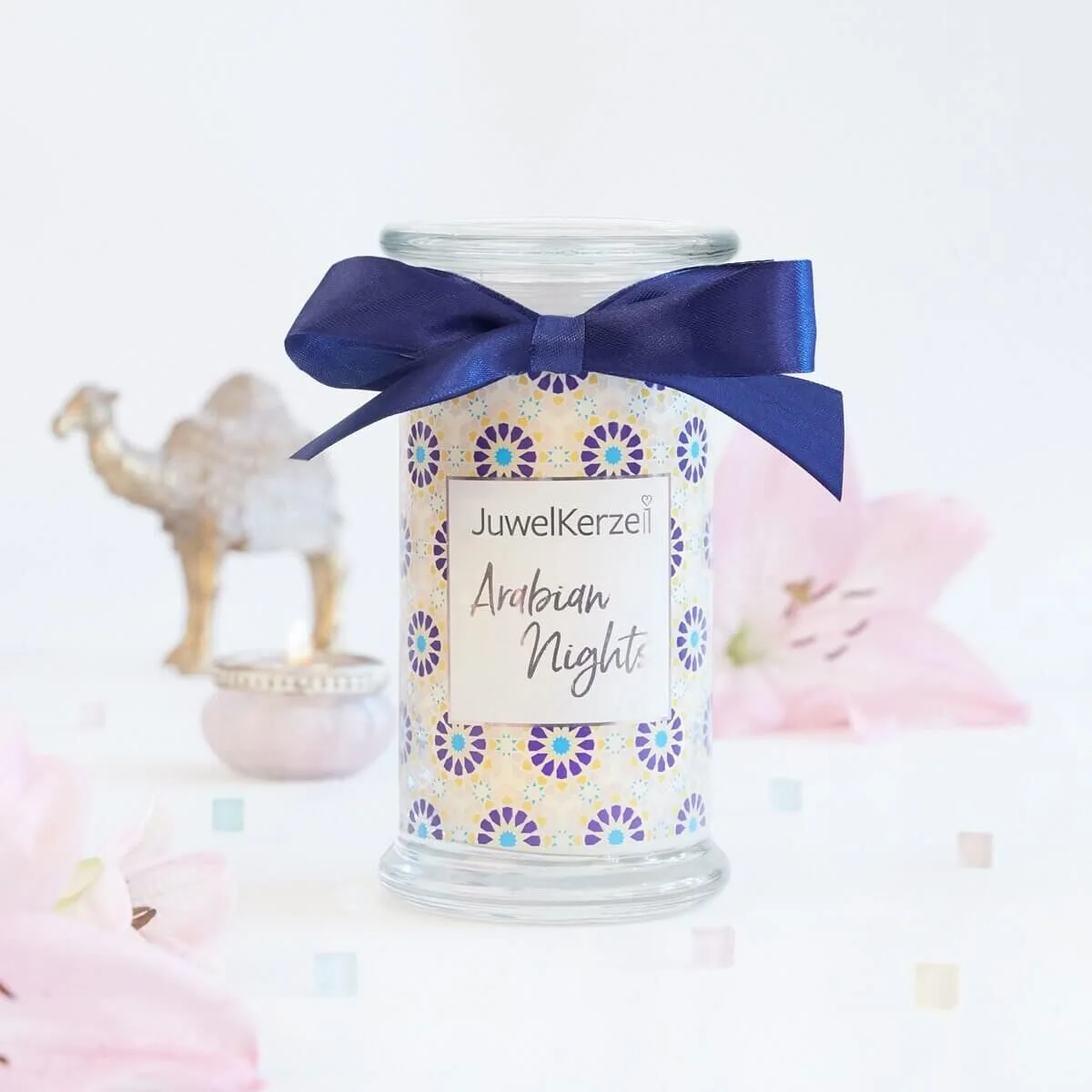 c429b51922d8fb6ffb1e81b1592aec0363d14bed_arabian_nights_duftkerze_mit_armband_juwelkerze_1_2048x Arabian Nights (Armband) 400g
