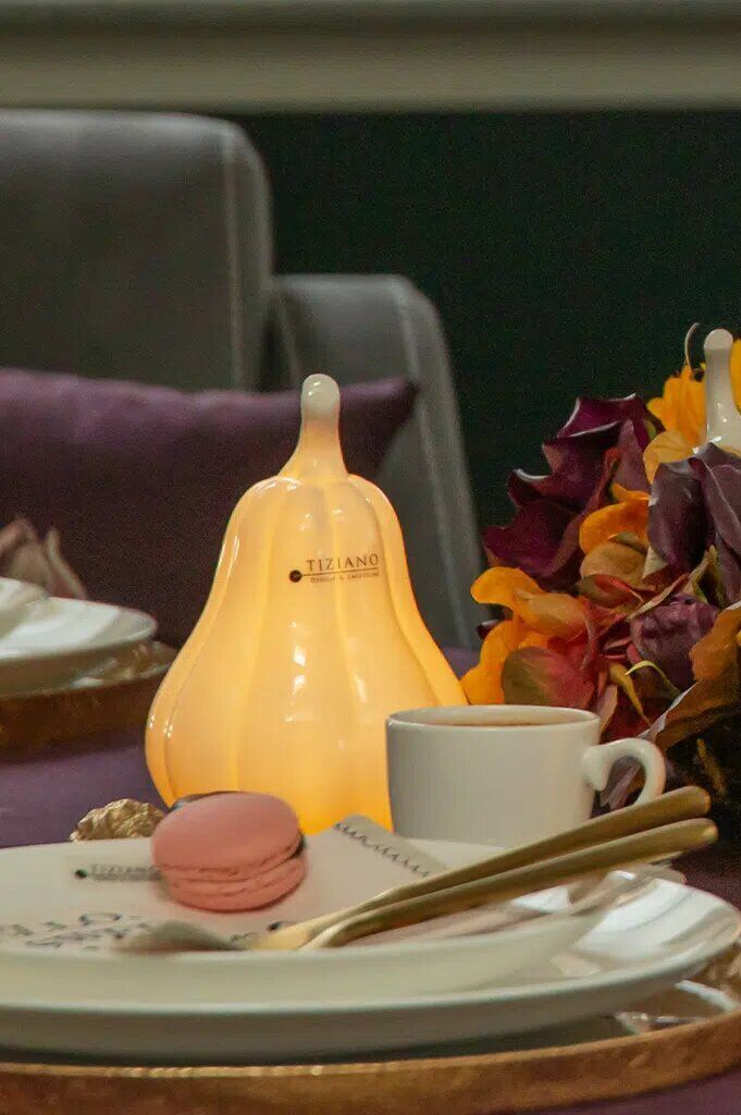 pastazo-kuerbis-weiss-hoch-LED-produktbild Kürbis Pastazo hoch 10cm LED Porzellan