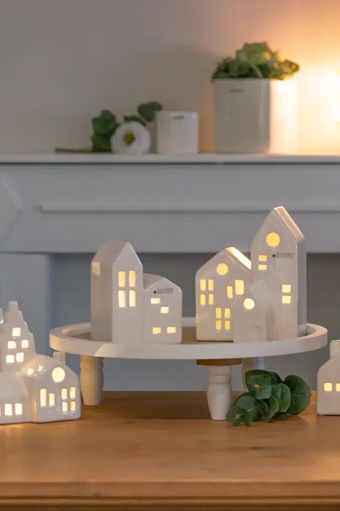 Dorf Mezzano 4 Häuser LED cremeweiß
