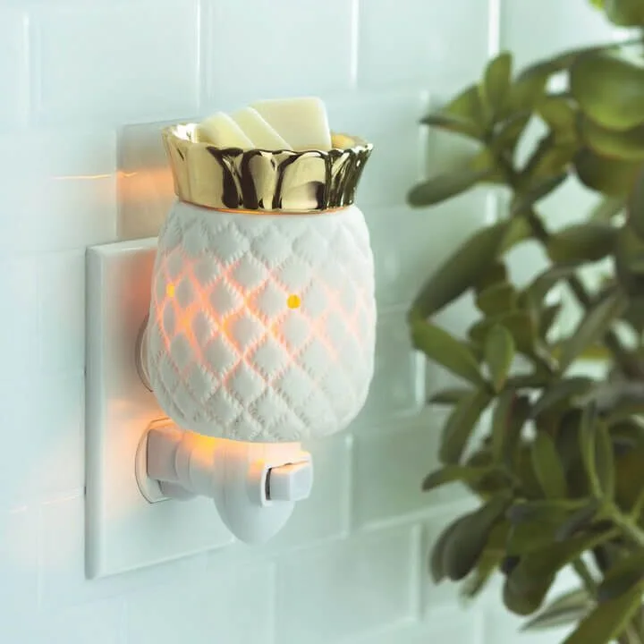 WHITE-PINEAPPLE-Ananas-Duftlampe-3 White Pineapple Duftlampe für die Steckdose