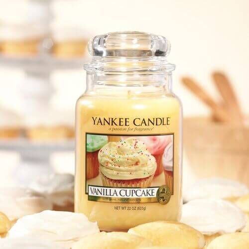 B3_0311 Yankee Candle Vanilla Cupcake Large