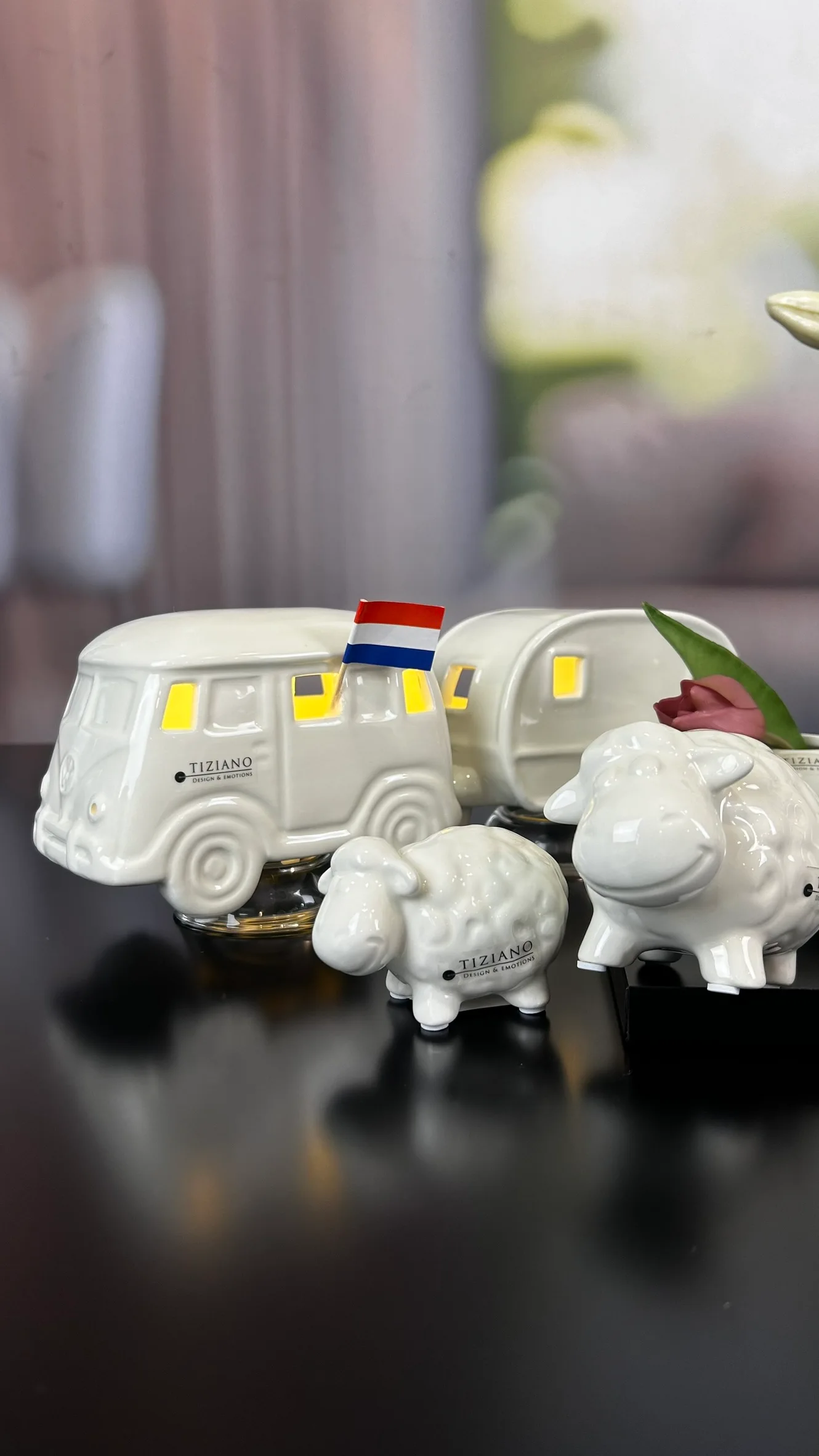 Deko LED Bus Caso 13cm Kunst, Porzellan, Töpferei, Säugetier, Schwein