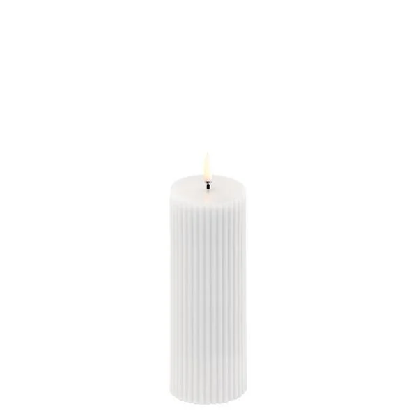 UL-PI-NWG06015 Uyuni LED Stumpenkerze 5,8x15cm Nordic White geriffelt