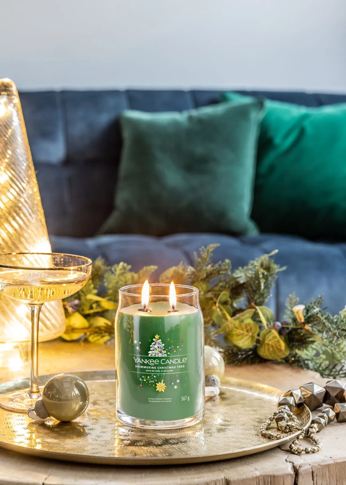 Q4_Shimmering-Christmas-Tree_Large Shimmering Christmas Tree Signature Large Jar 567g 2-Docht