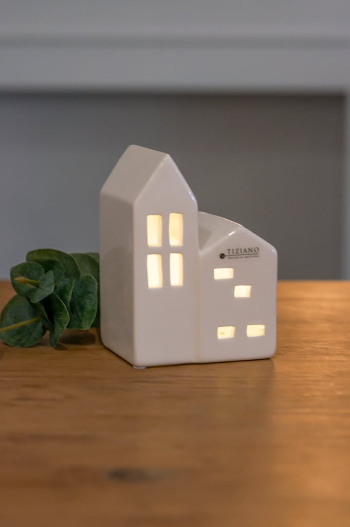 Dorf Mezzano 2 Häuser LED cremeweiß