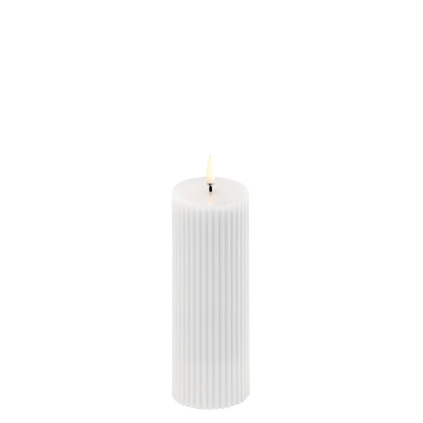 Uyuni LED Stumpenkerze 5,8x15cm Nordic White geriffelt